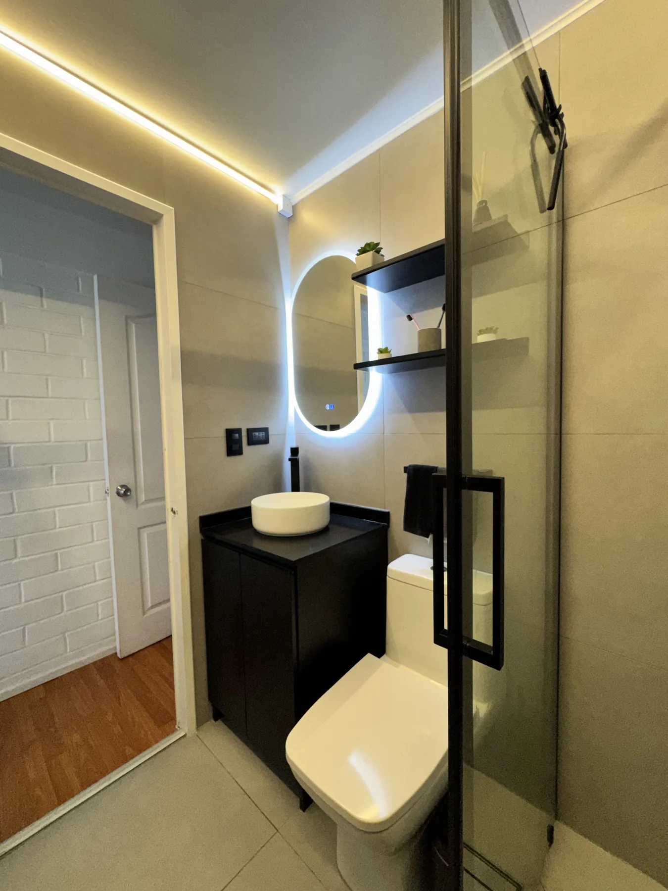 Vista desde el acceso del baño remodelado