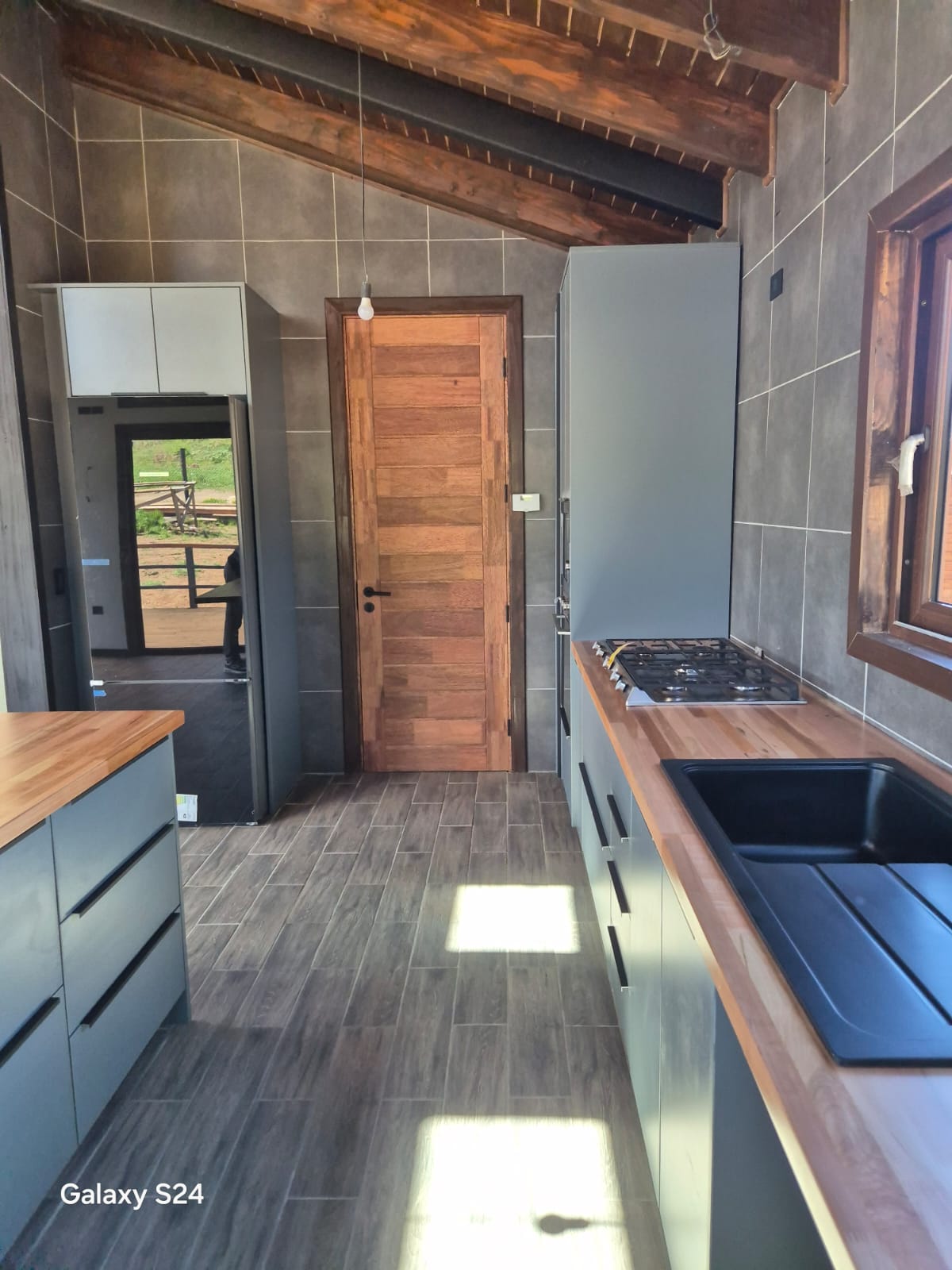 Encimera a gas y melamina gris